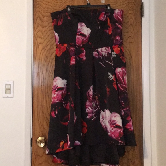 Dress - Picture 1 of 1